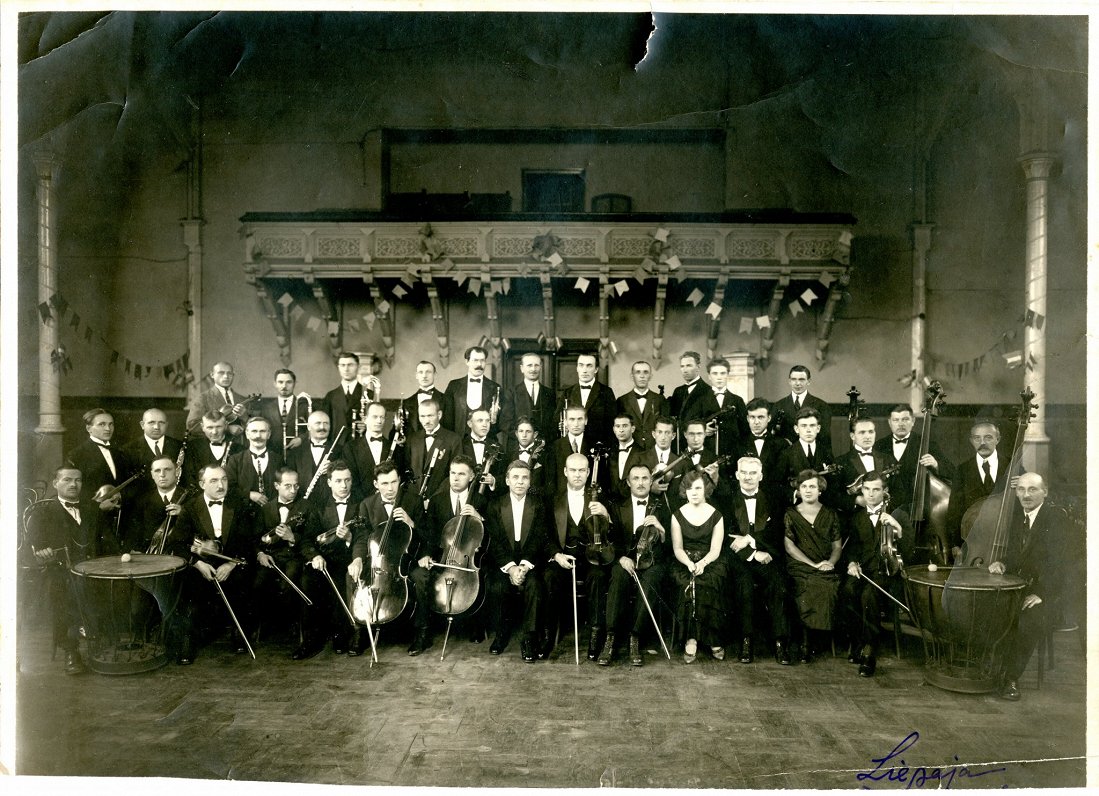 Latvijas Mūziķu biedrības Liepājas nodaļas simfoniskā orķestra koncerts 1924.gadā