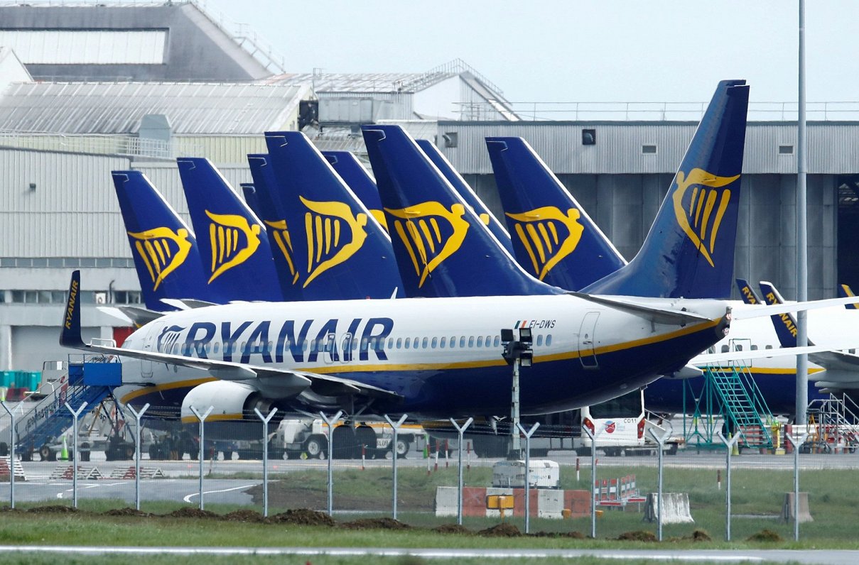 &quot;Ryanair&quot; lidmašīnas Dublinas lidostā