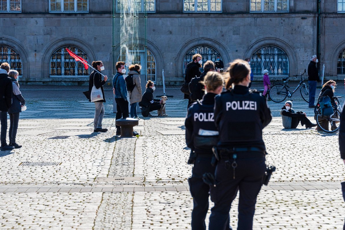 Policijas kārtības kontrole Vācijā Covid-19 laikā. 2021. gada aprīlis.
