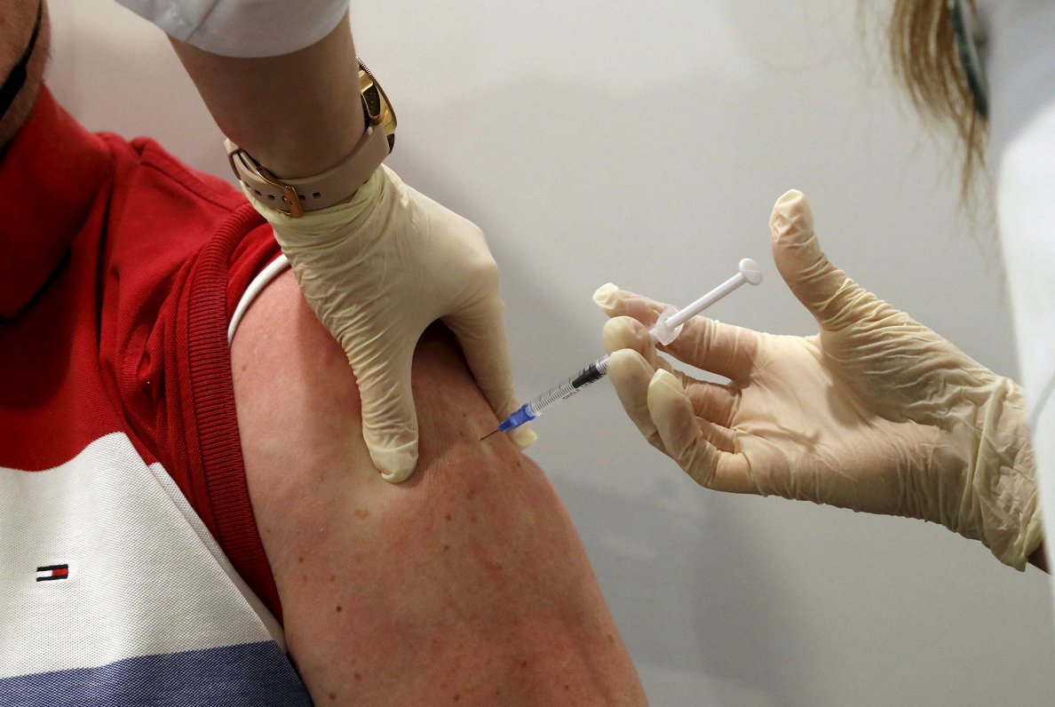Vakcinācija pret Covid-19 ar &quot;AstraZeneca&quot; vakcīnu Rīgā