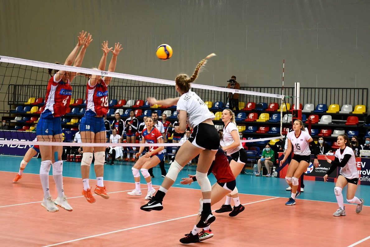 Latvijas volejbolistes Eiropas čempionāta kvalifikācijas spēlē pret Čehiju