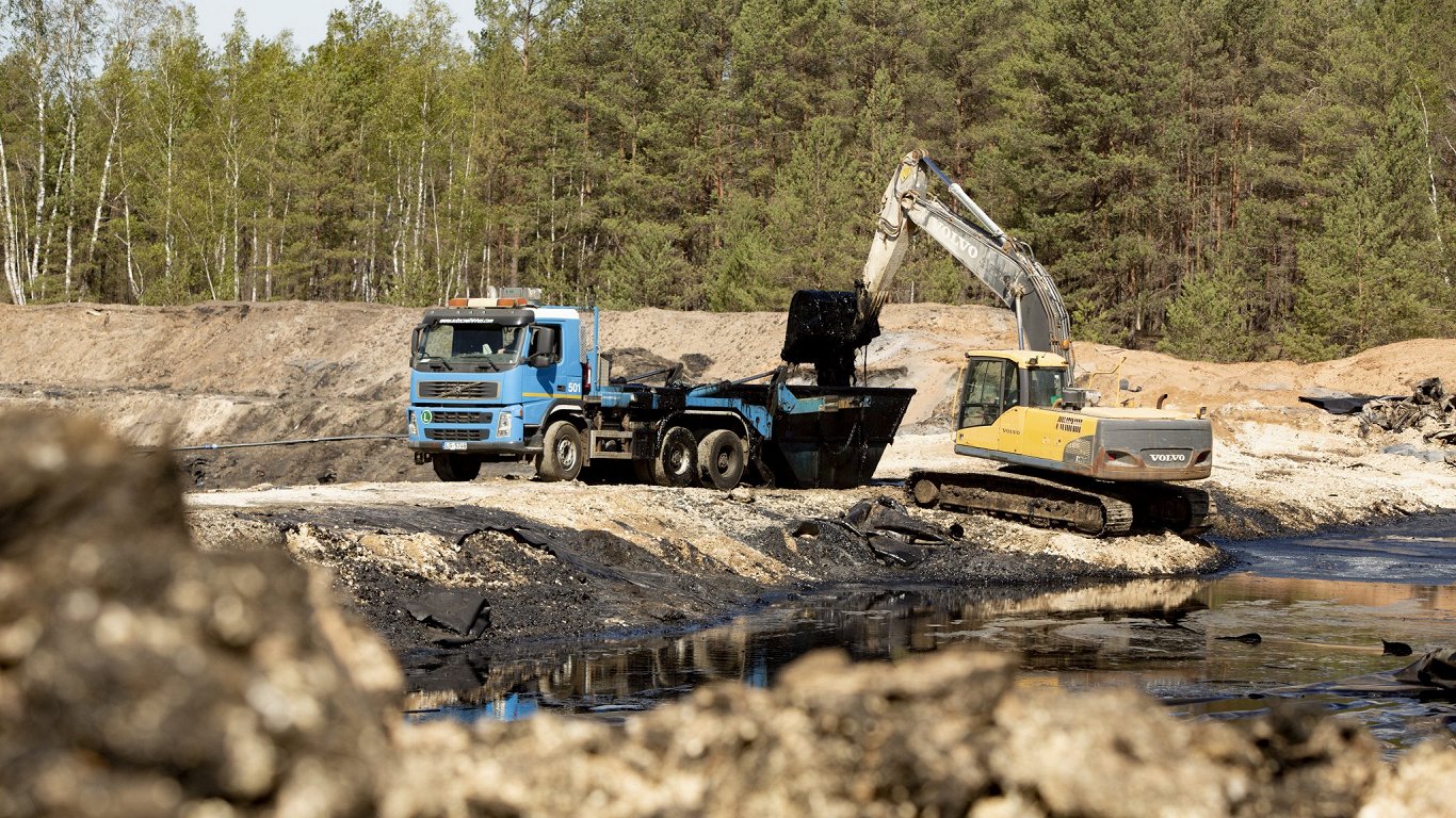 Pilnībā pabeigta no Inčukalna dīķiem izvestā gudrona utilizācija