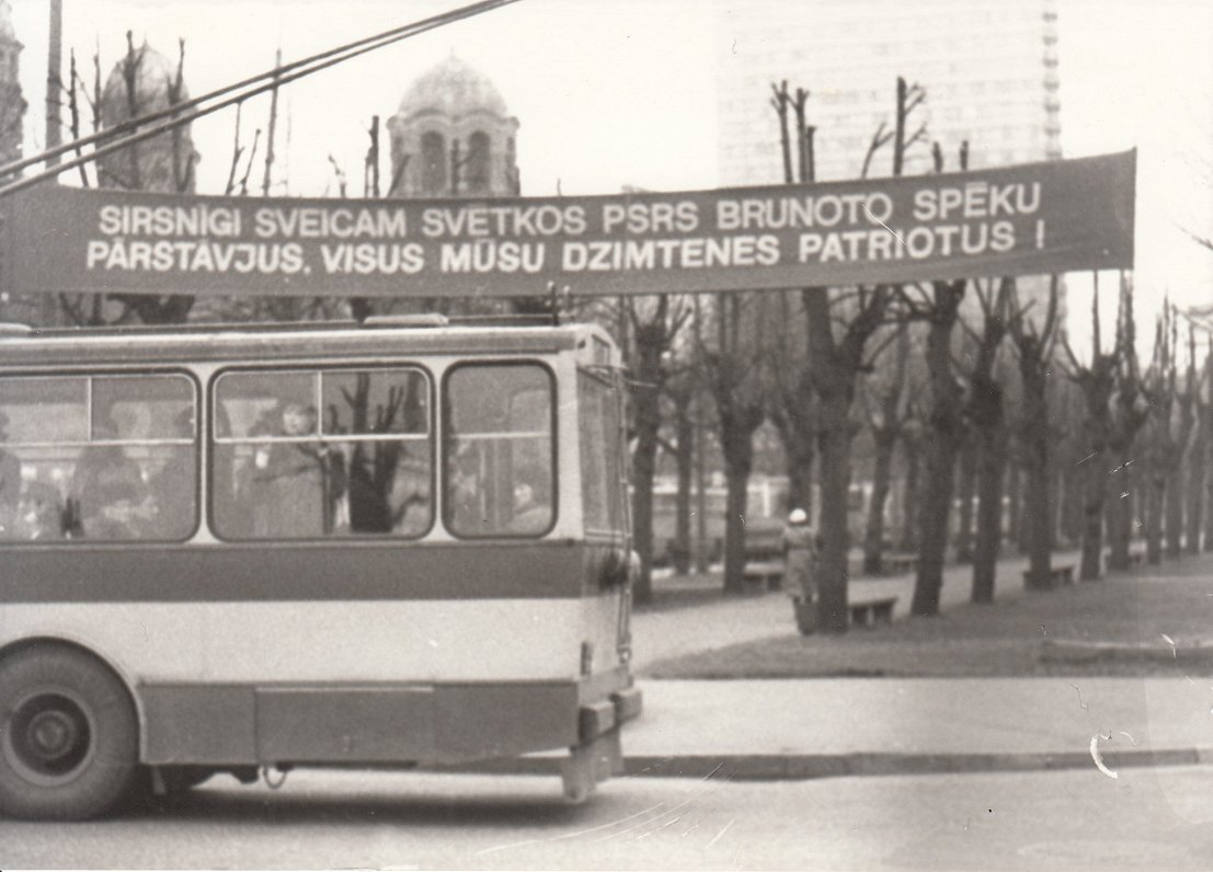 1989. gada 23. februāris. Rīgā notika Interfrontes mītiņš un demonstrācija, protestējot pret lēmumu...