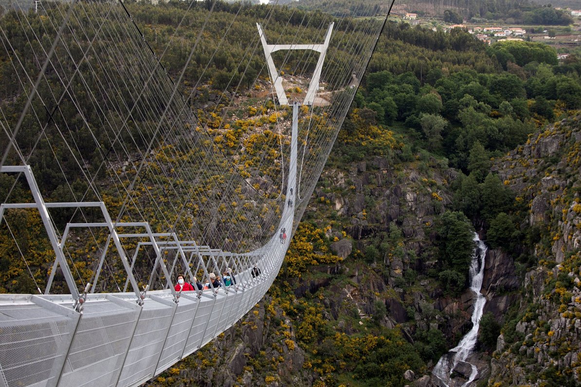 516 metrus garais tilts Portugālē