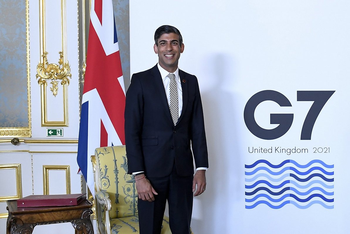 Lielbritānijas finanšu ministrs Riši Sunaks G7 finanšu ministru sanāksmē Londonā