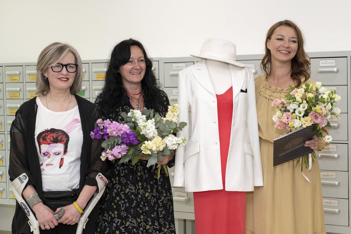 Latvijas Nacionālais vēstures muzejs saņem dāvinājumā Marijas Naumovas Eirovīzijas tērpu
