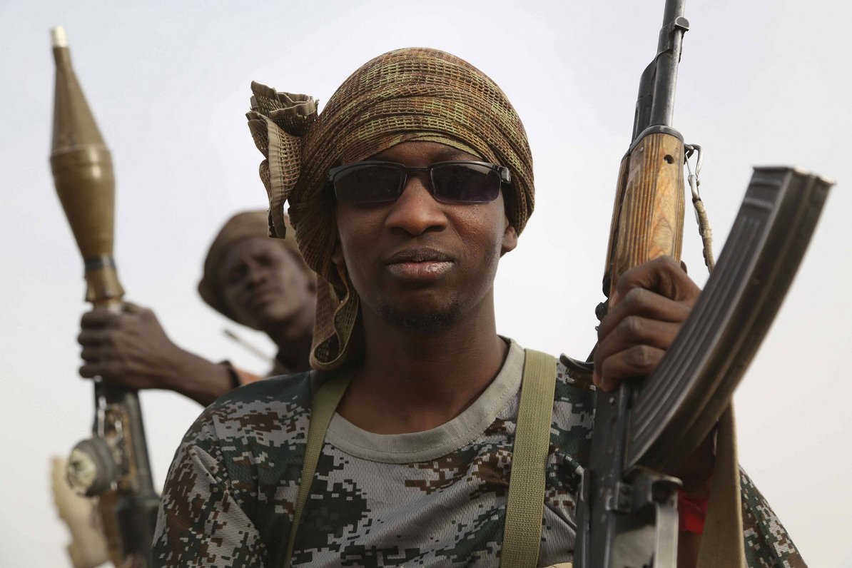 Čadas armijas karavīri, kas cīnās pret &quot;Boko Haram&quot; kaujiniekiem