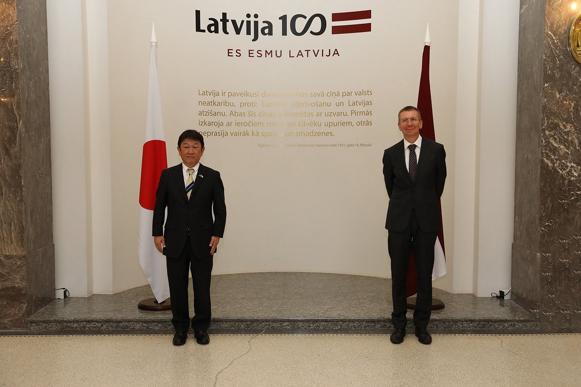 Japānas ārlietu ministrs Tošimicu Motegi un Latvijas ārlietu ministrs Edgars Rinkēvičs