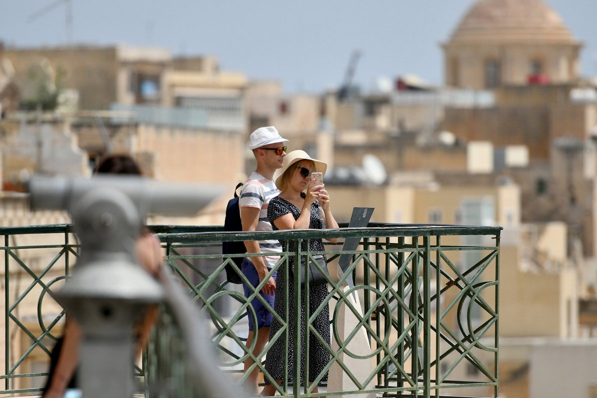 Tūristi Maltas galvaspilsētā Valletā 2021. gada 1. jūlijā.