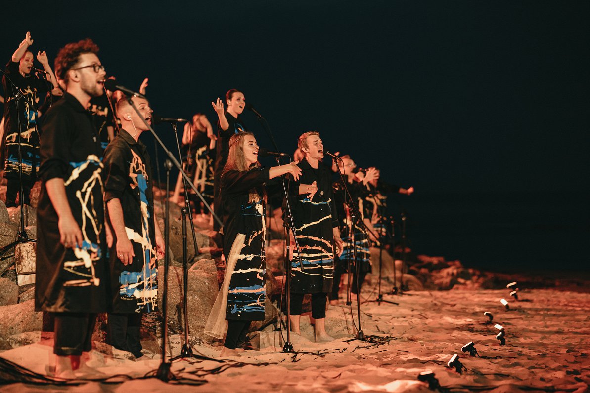 Kristapa Krievkalna un Kārļa Kazāka cikla “Krastā saviļņots” koncerts Saulkrastu pludmalē
