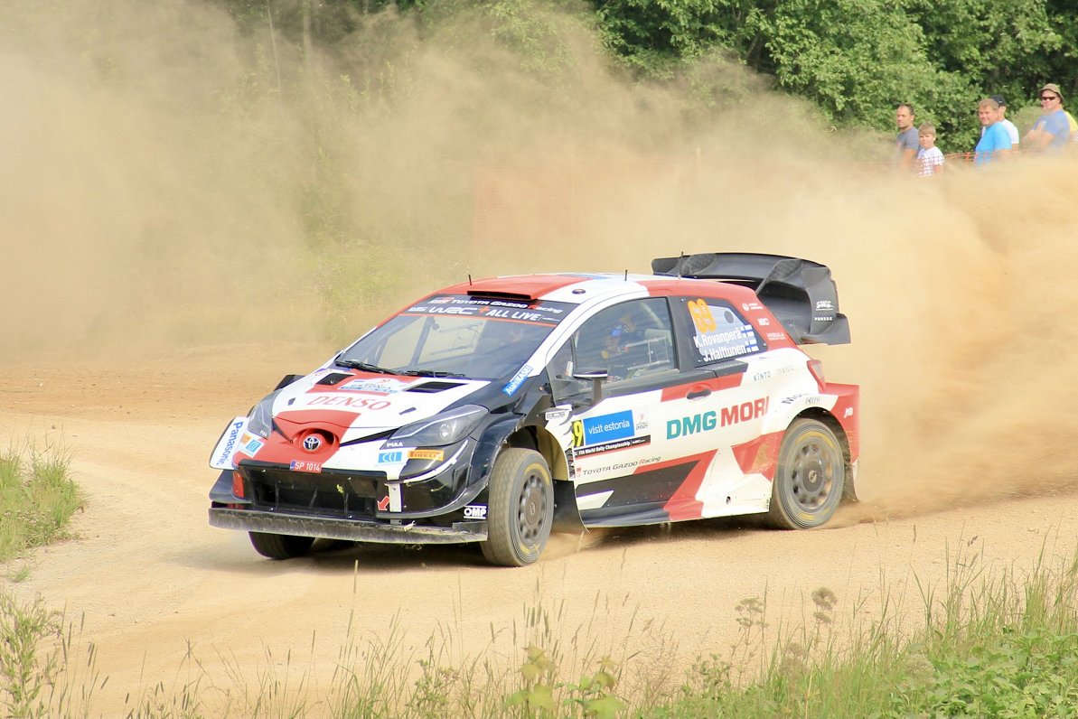 Kalles Rovanperas ekipāža trasē Igaunijas WRC posmā. 2021.gada 16.jūlijs.
