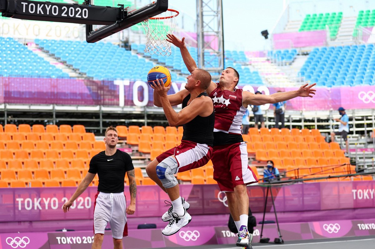 Latvijas 3x3 izlases basketbolisti treniņā Tokijas olimpiskajās spēlēs