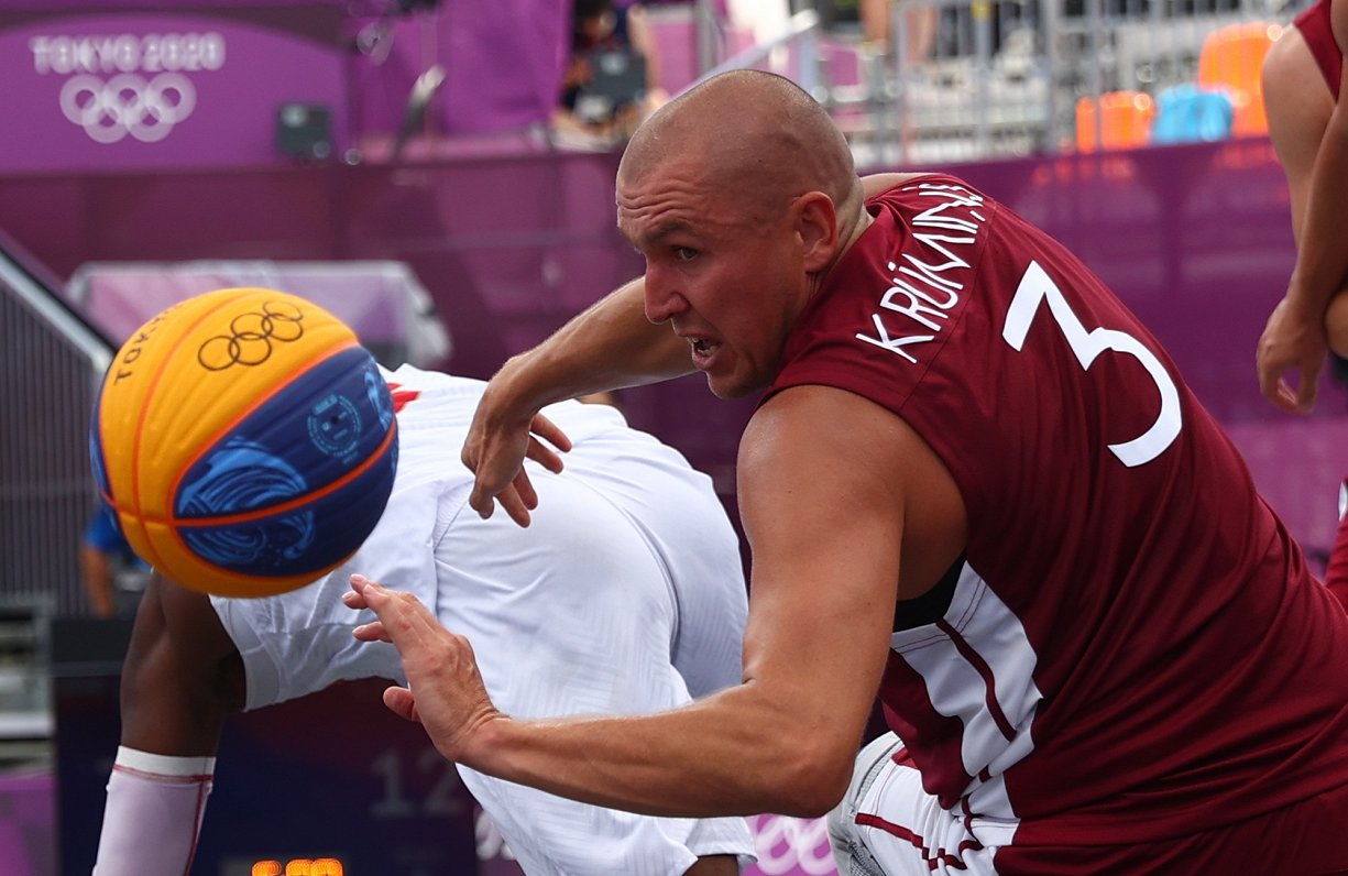 Latvijas 3x3 basketbola izlase gūst pirmo uzvaru Tokijas olimpiskajās spēlēs