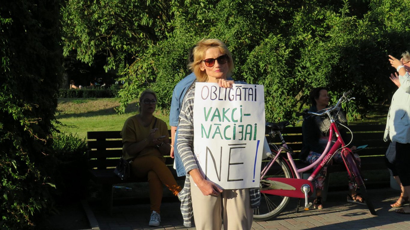 На акции протеста против обязательной вакцинации