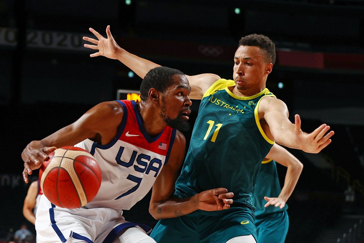 Olimpiskais pusfināls basketbolā. ASV - Austrālija