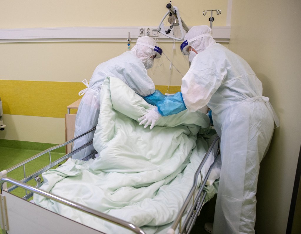 Covid-19 pacientu aprūpe Tallinas slimnīcā