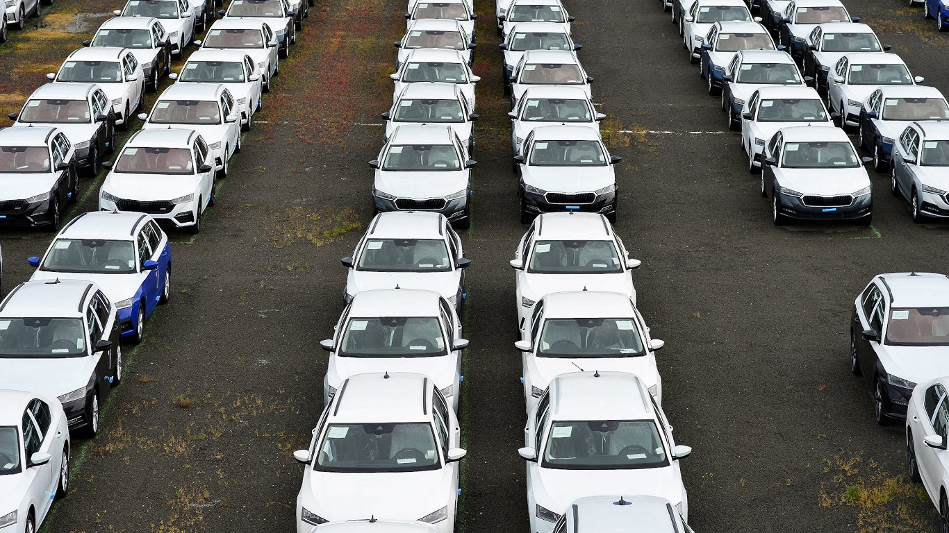 Автомобили Škoda ждут свои чипы на заводе, июнь 2021-го