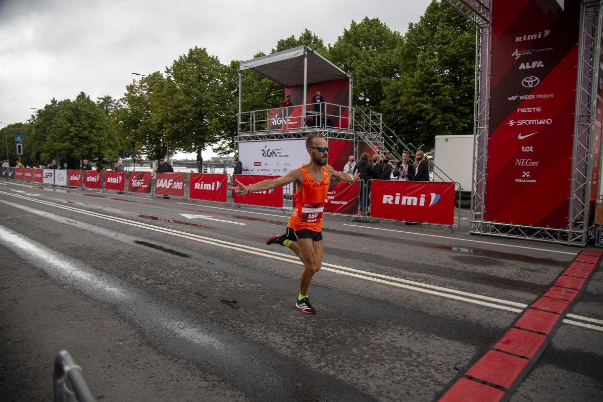 Skrējēji 2021.gada Rimi Rīgas maratonā