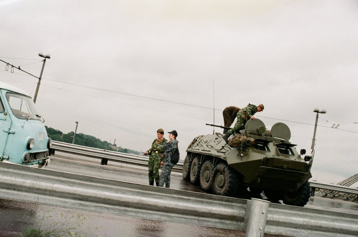 На Вантовом мосту. Август 1991 года.