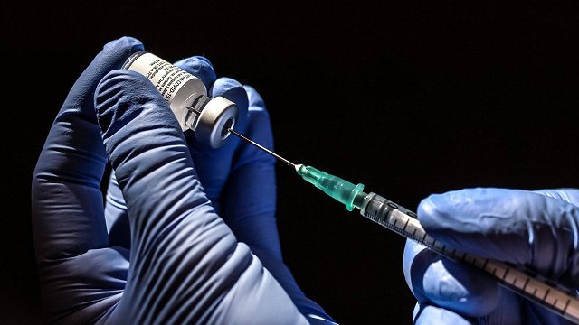 Специалисты объяснили, как у Латвии оказались лишние вакцины от Covid-19