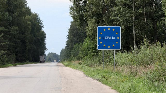 Uzturēšanās atļaujas varētu neierobežot Krievijas un Baltkrievijas pilsoņiem, kuriem laulātie ir Latvijas pilsoņi