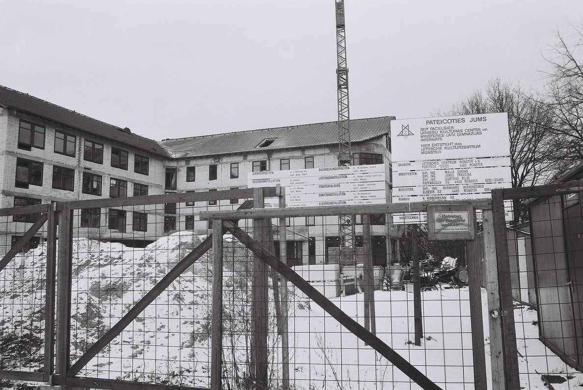 LCM 1985. gada septembrī, būvniecības procesā.