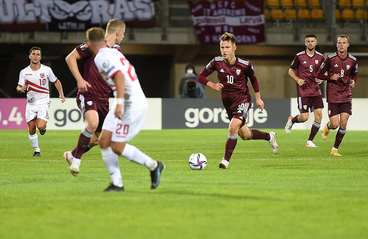Latvijas futbola izlase spēlē pret Gibraltāra izlasi