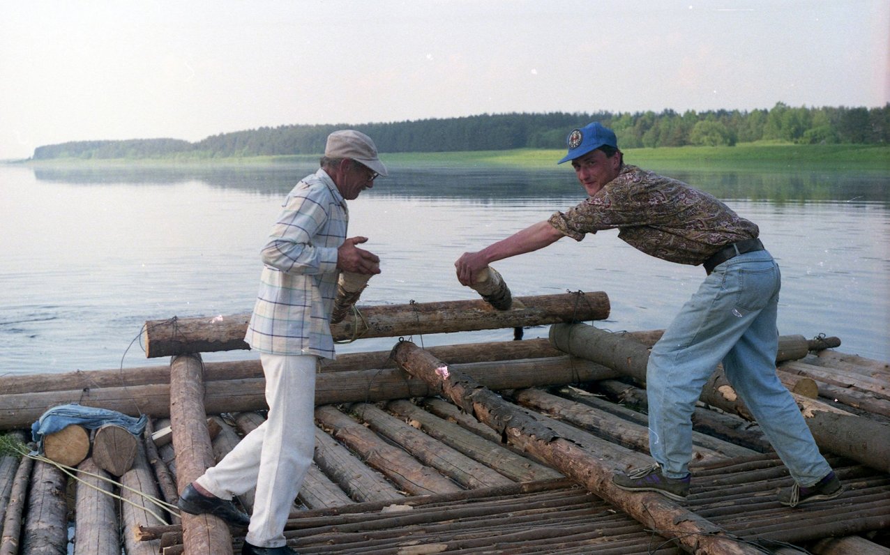 Vecais plostnieks Jēkabpils novadā, 1995.gads.