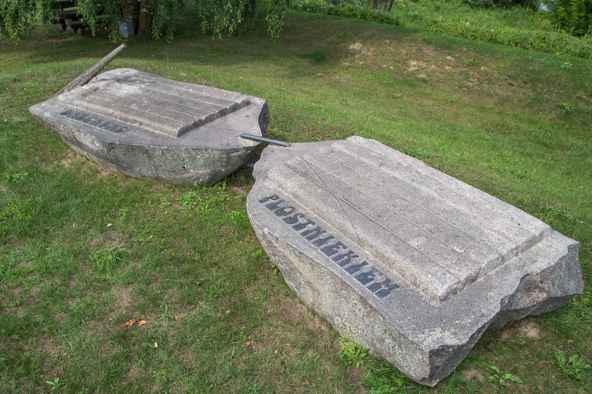Piemiņas akmens plostniekiem Dunavā.
