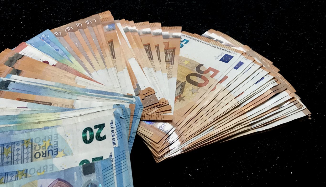 Eiro naudas banknotes.