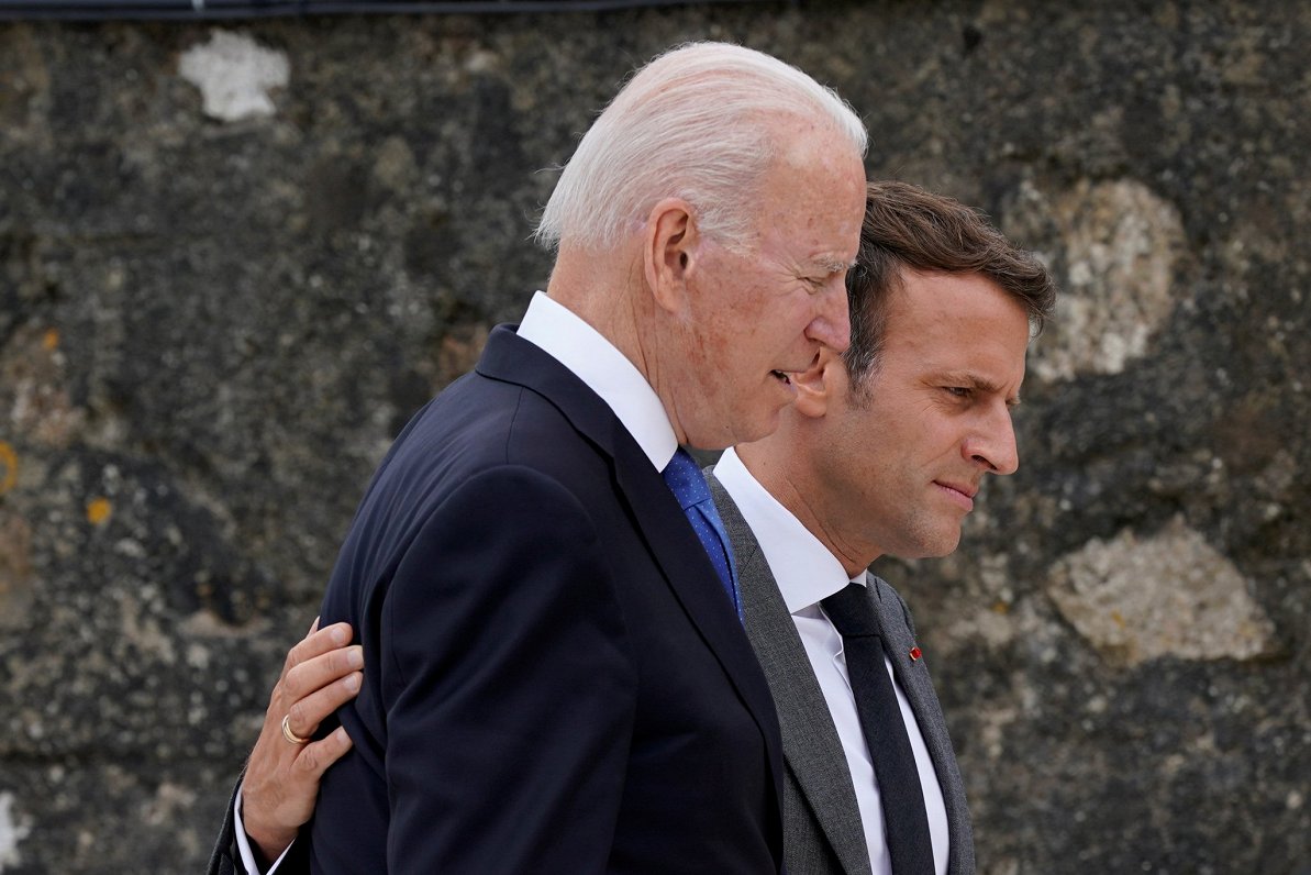 ASV prezidents Džo Baidens un Francijas prezidents Emanuels Makrons