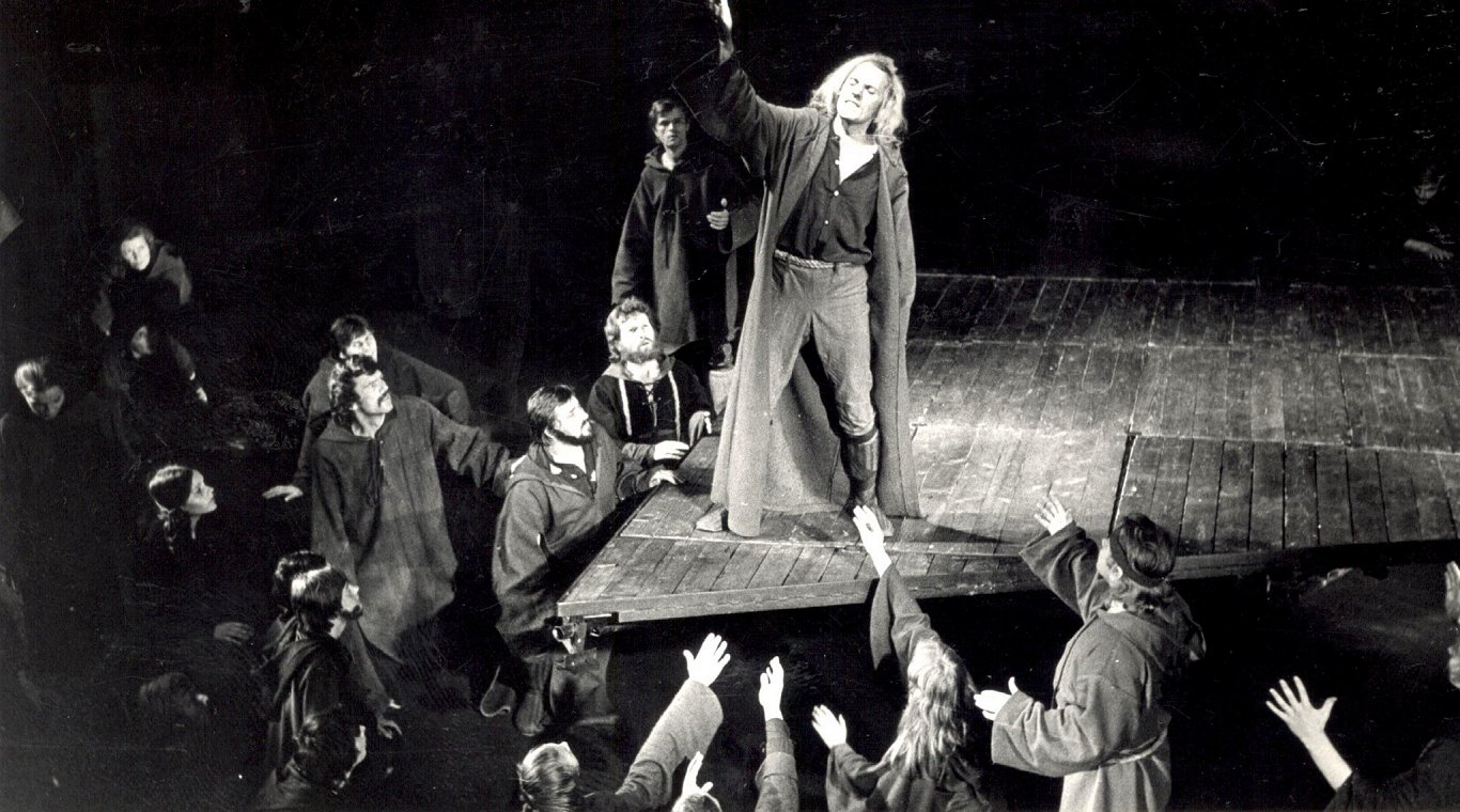H. Ibsena lugas &quot;Brands&quot; iestudējums Dailes teātrī (1975). Režisors Arnolds Liniņš, scenog...