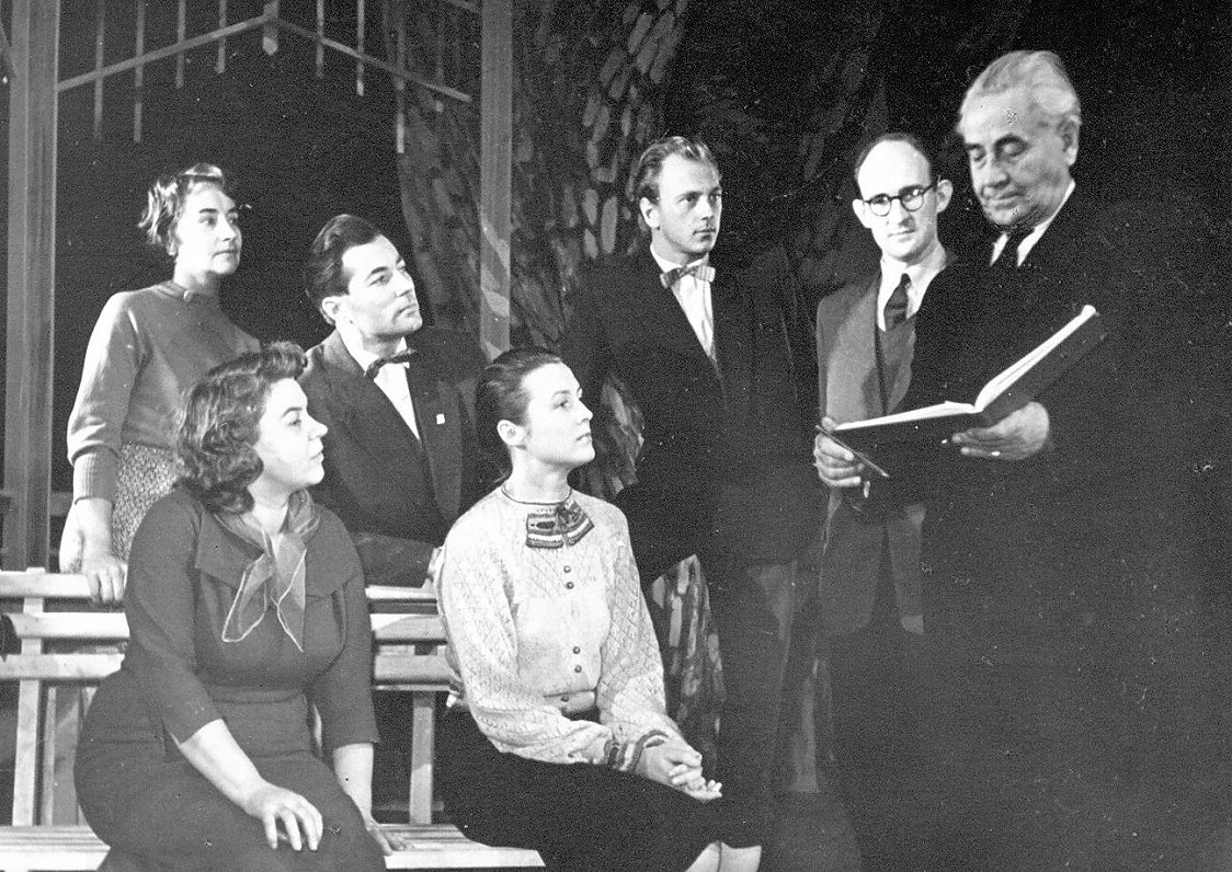 Dailes teātris, 20. gs. 60. gadi. Dina Kuple, Venta Vecumniece, Harijs Liepiņš, Vija Artmane, Uldis...