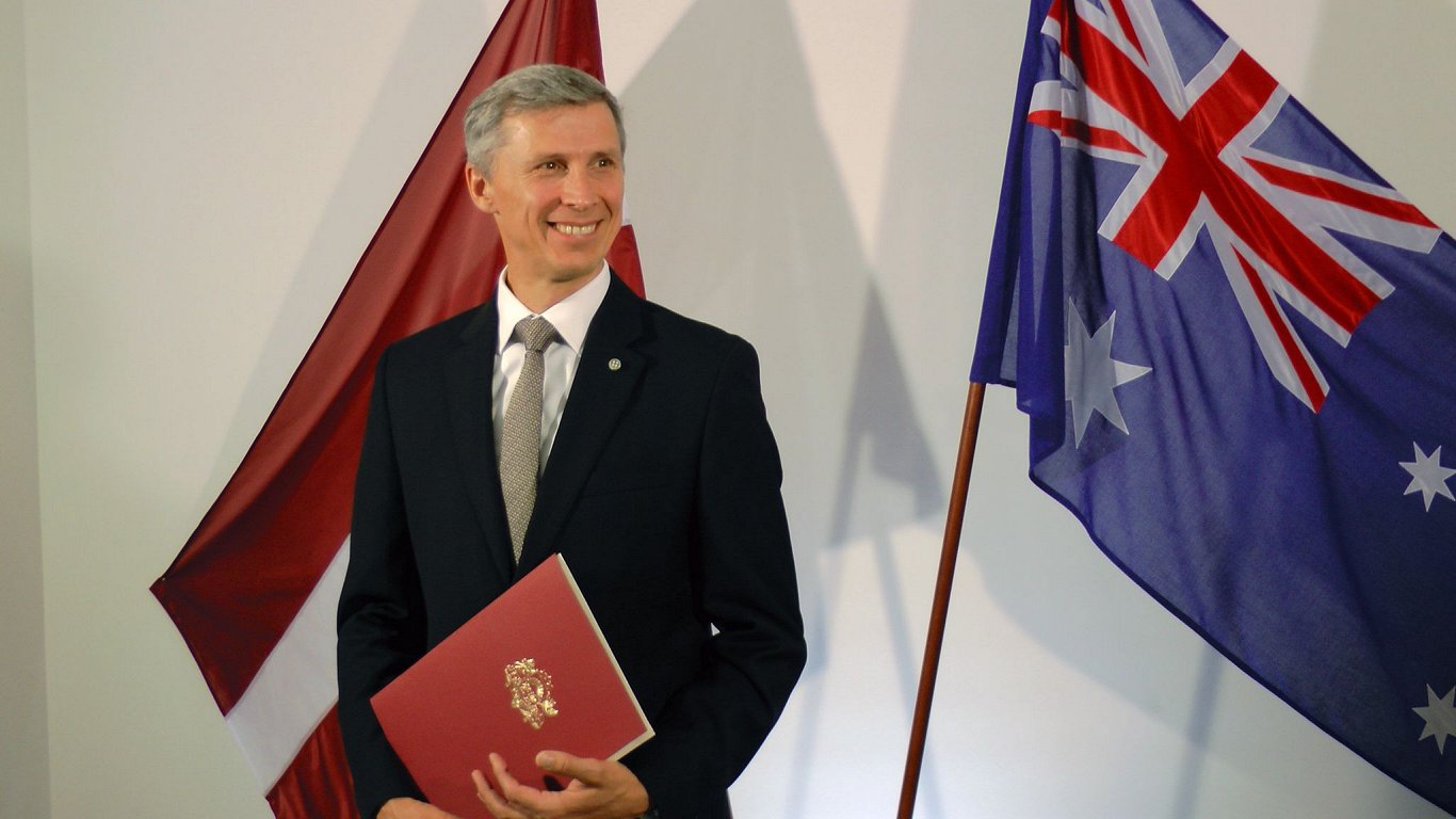 Latvijas vēstnieks Austrālijā Marģers Krams iesniedz akreditācijas vēstuli Austrālijas ģenerālgubern...