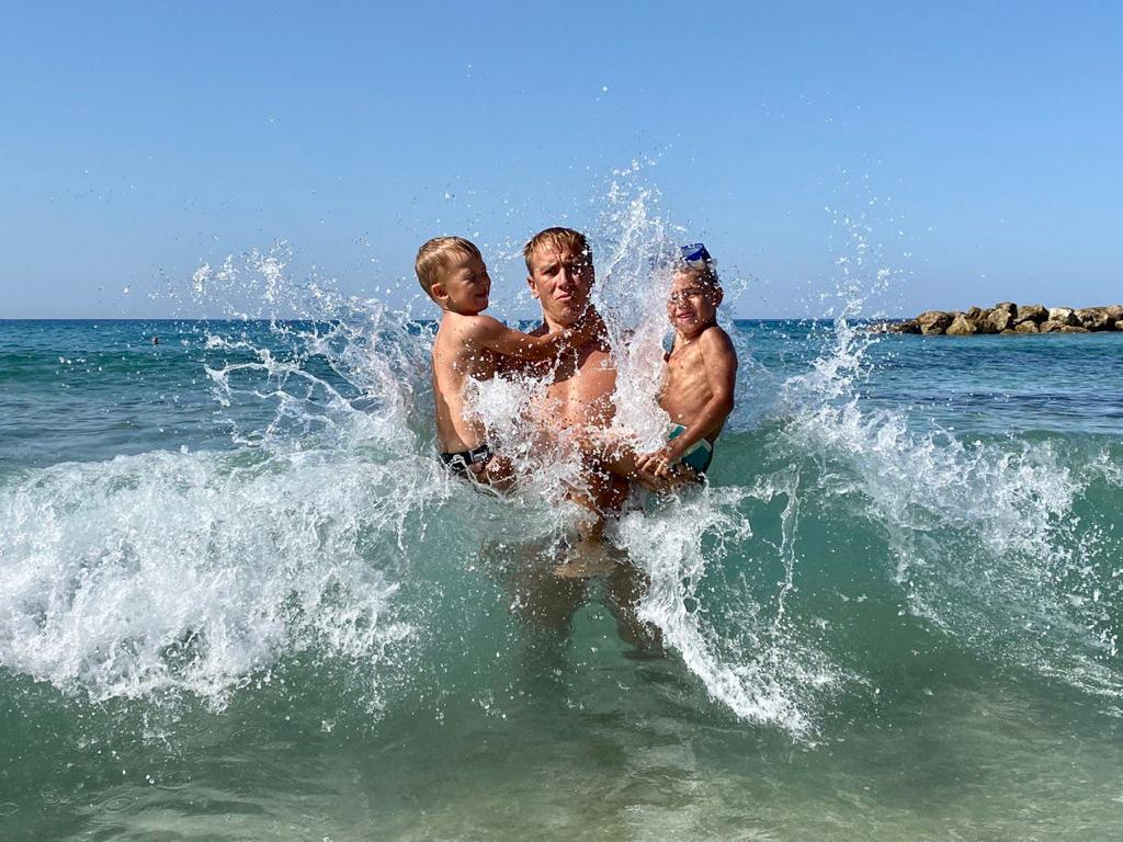 2019. gada atpūtā Kiprā. Ūdens bija uzsilis līdz 27 grādu temperatūrai.