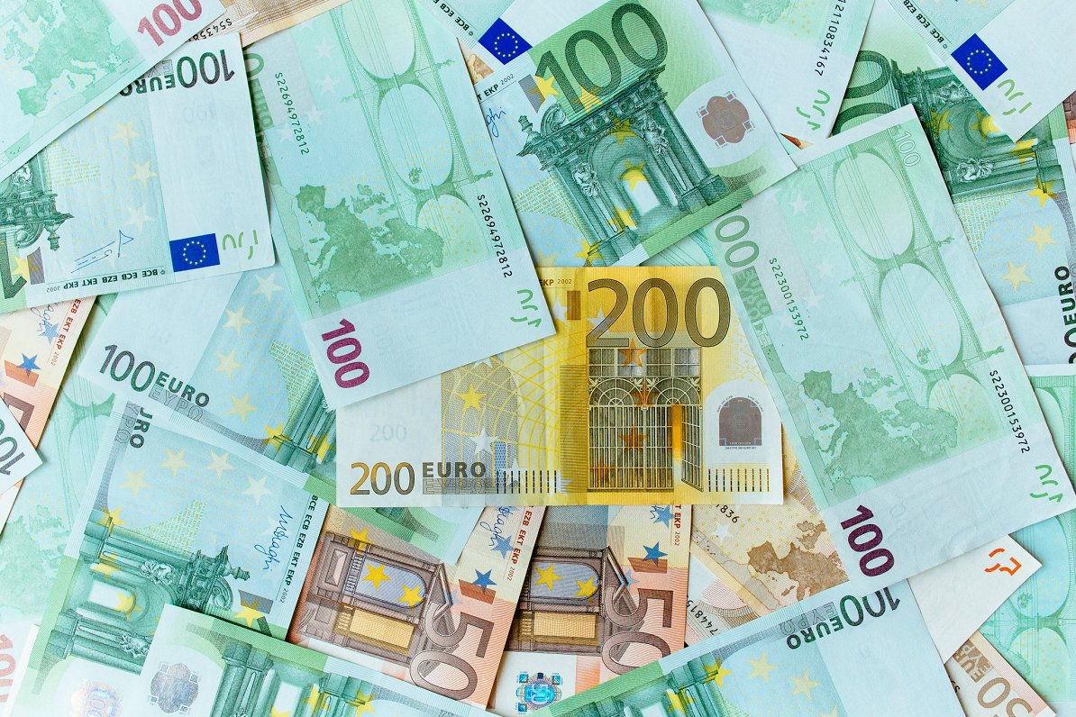 Eiro naudas banknotes.