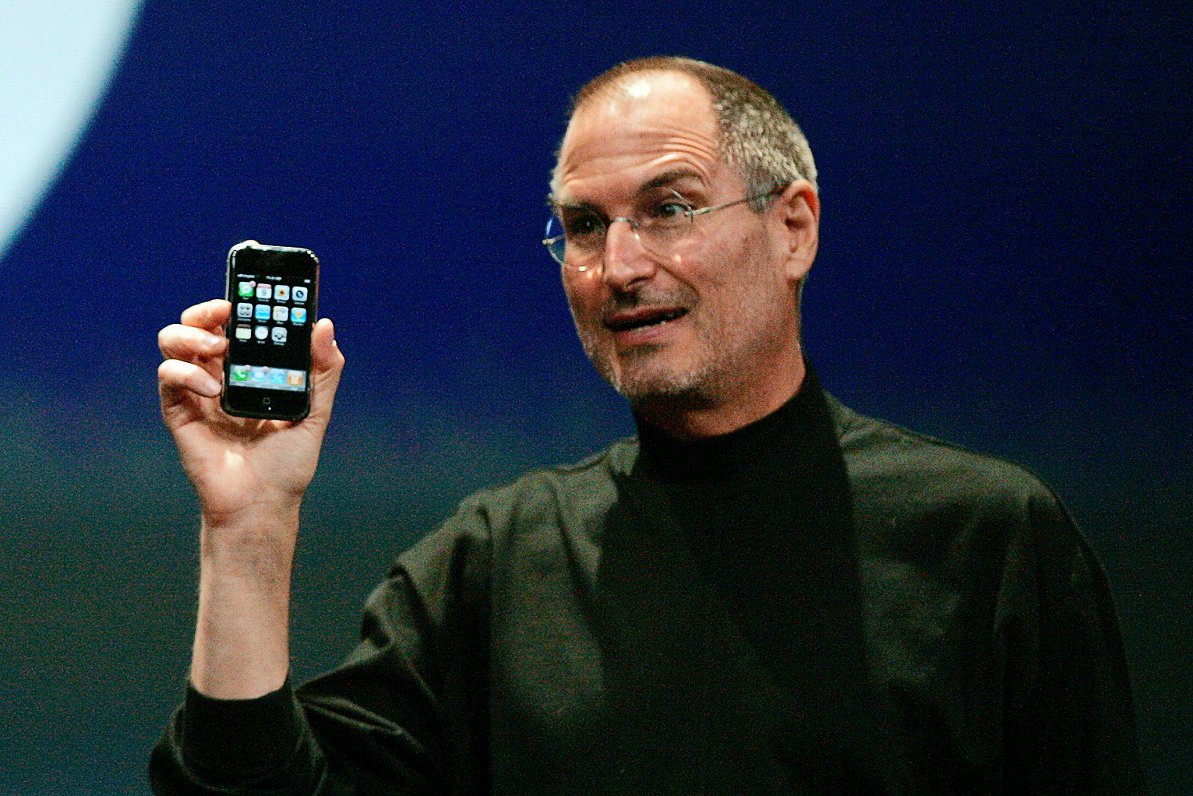 Uzņēmuma “Apple” ikona Stīvs Džobss 2007.gadā.