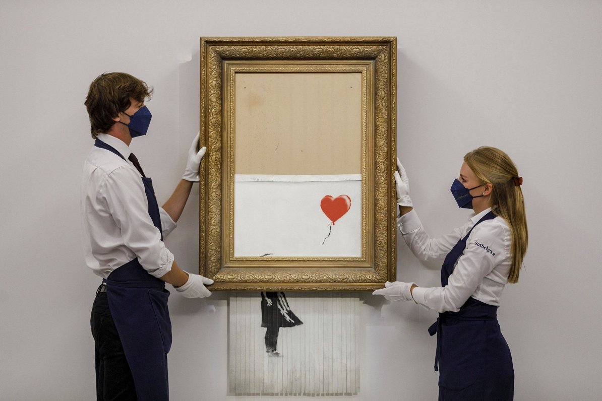 Benksija daļēji iznīcinātais mākslas darbs pārdots par miljoniem dolāru