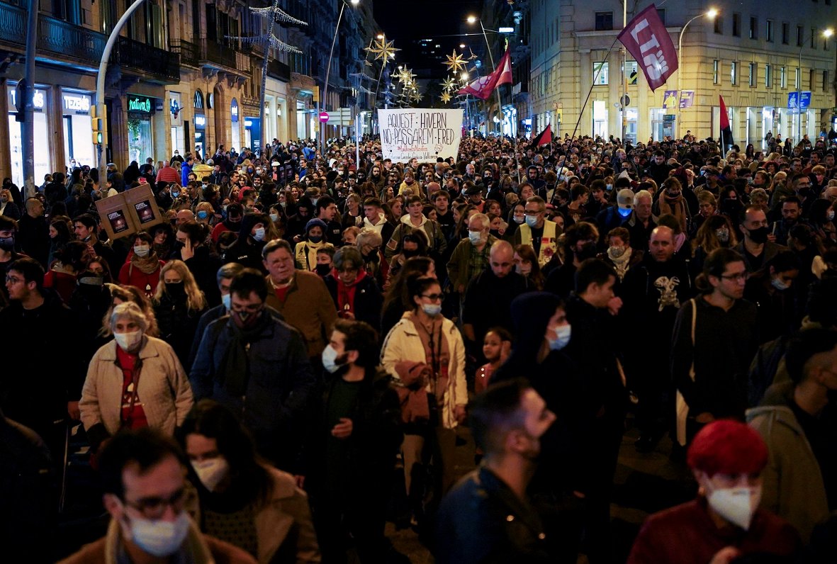 Spānijā, Barselonā, protestē pret elektrības cenu pieaugumu (06.11.2021)