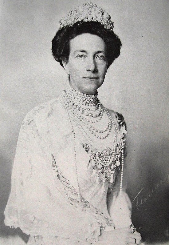 Karaliene Viktorija (1910)