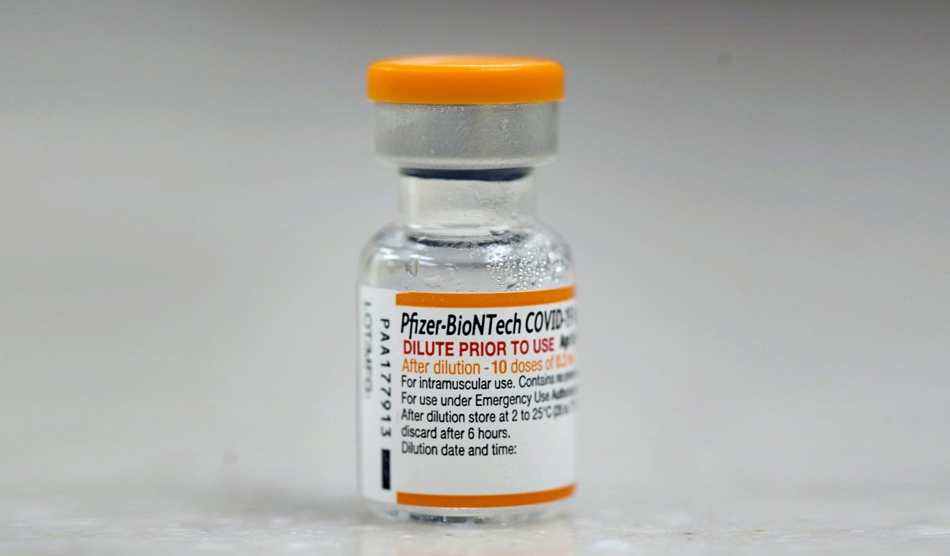 Farmācijas kompānijas &quot;Pfizer/BioNTech&quot; Covid-19 vakcīna.