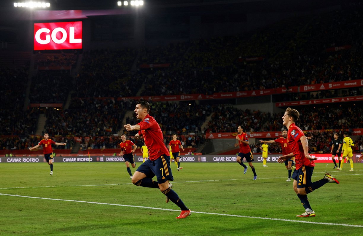 Spānijas izlase priecājas par uzvaras vārtiem spēlē pret Zviedriju