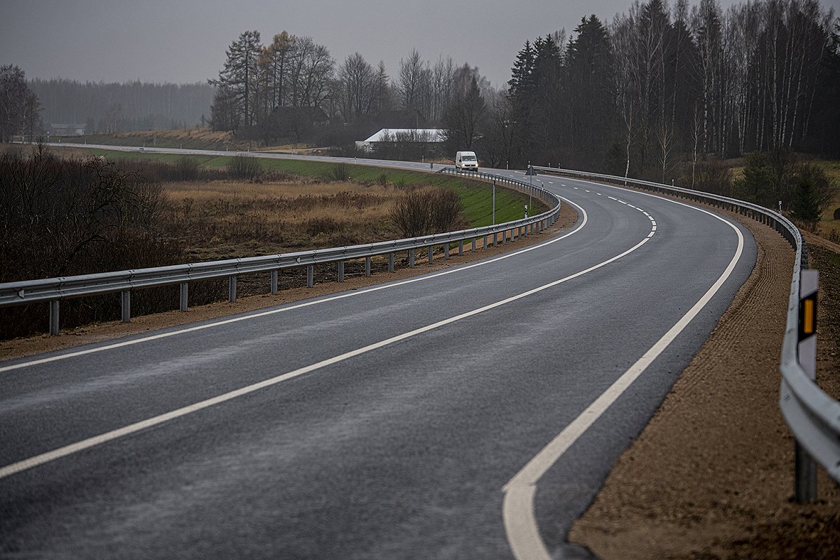 Valsts autoceļš A12 pēc rekonstrukcijas.