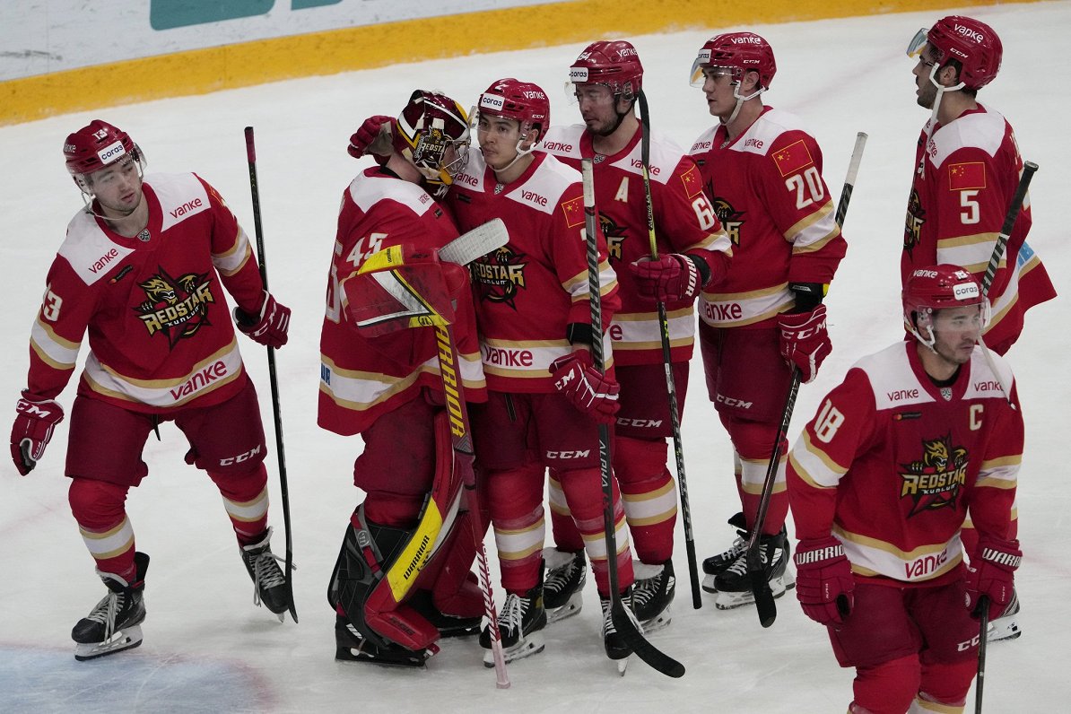 &quot;Kuņluņ Red Star&quot; hokejisti pēc KHL spēles pret Omskas &quot;Avangard&quot;