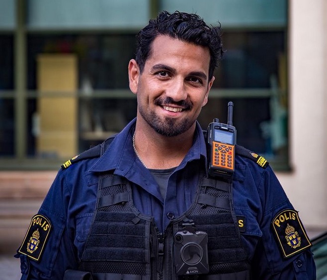 Nadims Gazale strādā par policistu Zviedrijas pilsētā Burosā, kur ir ap 74 000 iedzīvotāju