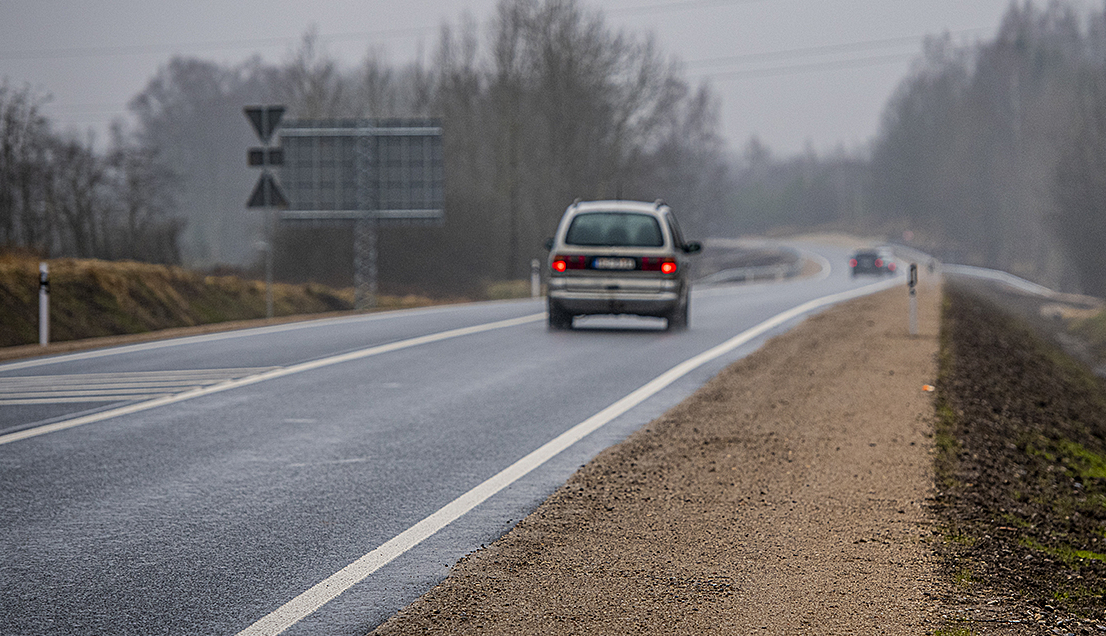 Satiksme uz autoceļa Latvijas reģionos.
