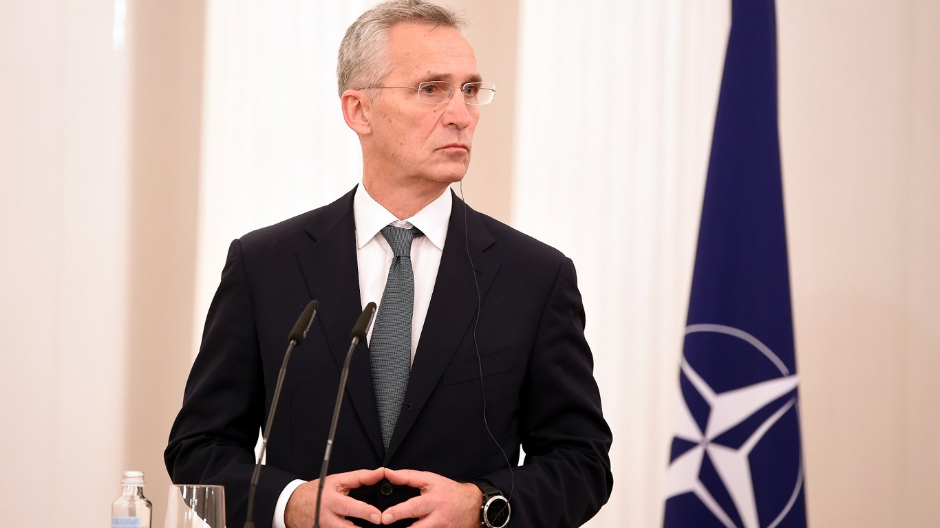 NATO ģenerālsekretārs Jenss Stoltenbergs preses konferencē Rīgas pilī, 2021. gada novembris