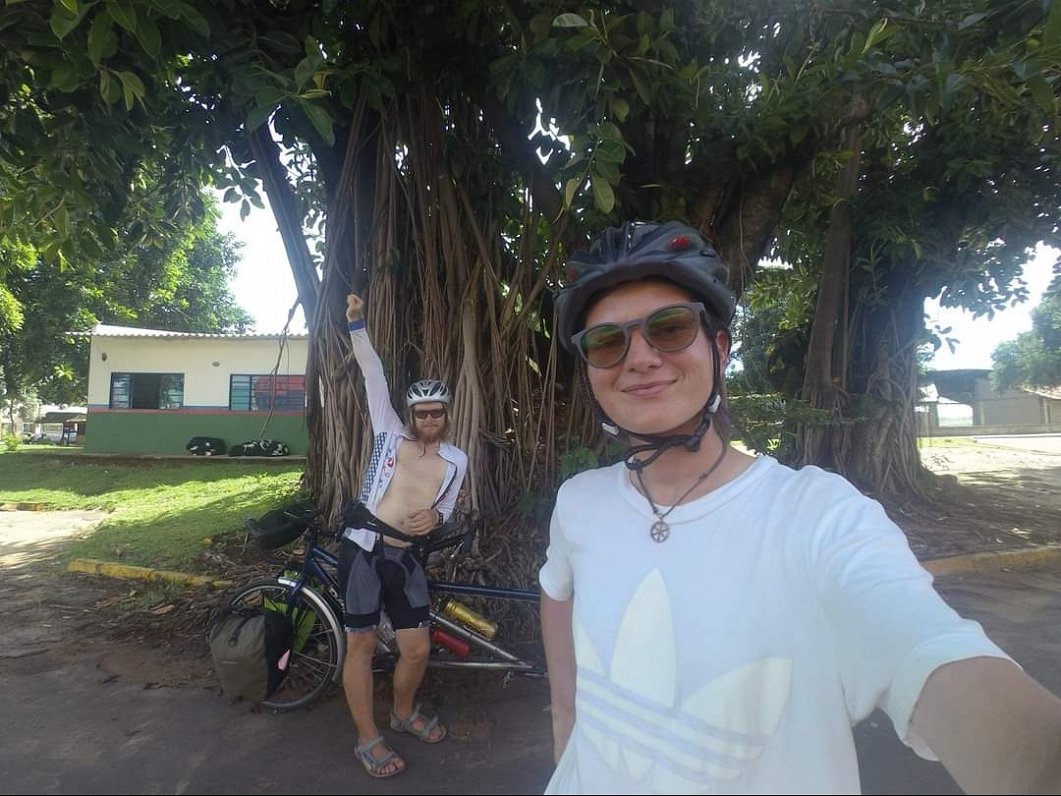 Kārlis kopā ar draudzeni Lindu Zuzi ar tandēma velosipēdu dodas pāri Dienvidamerikai.