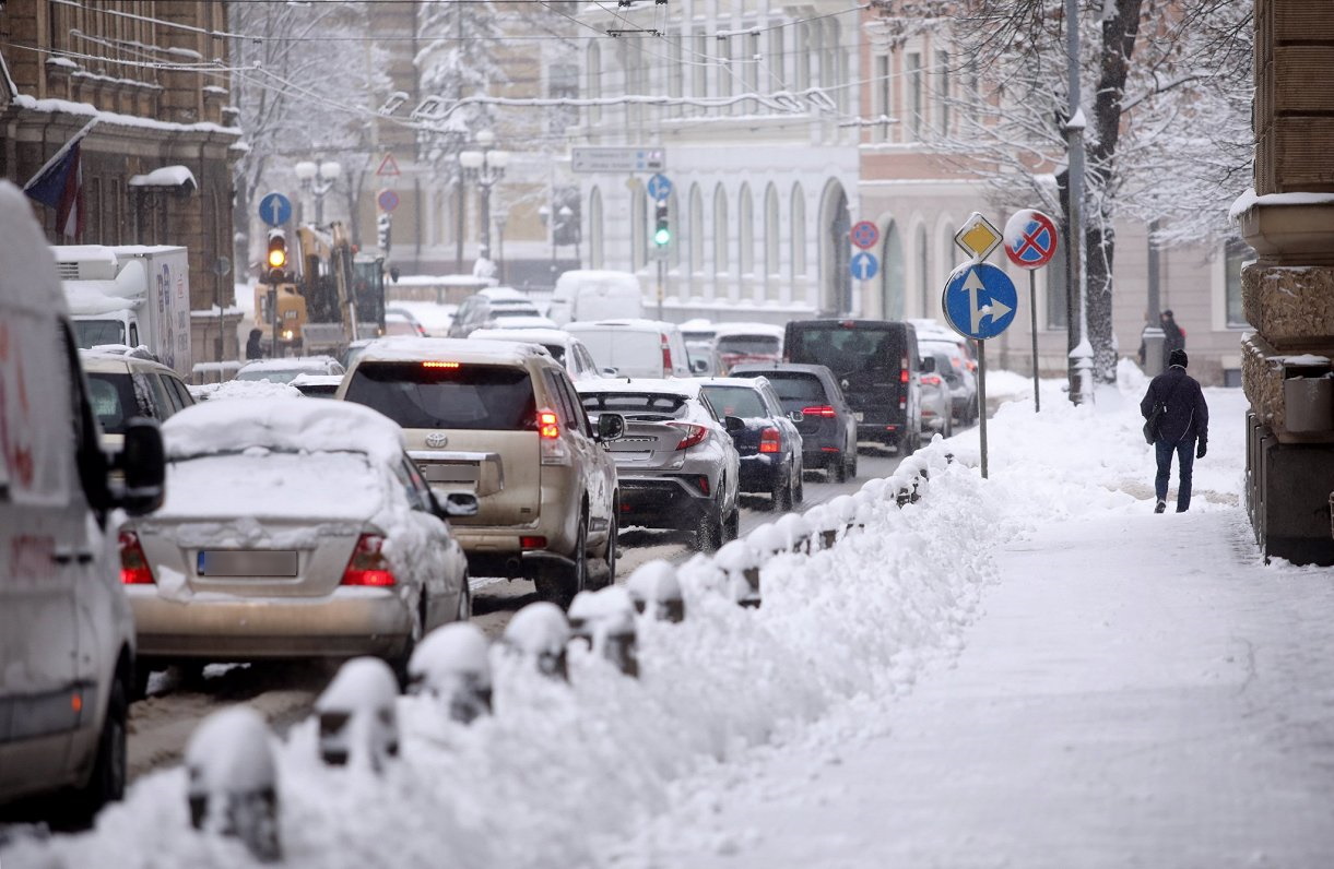 Sniegputenis Rīgā 3. decembrī.