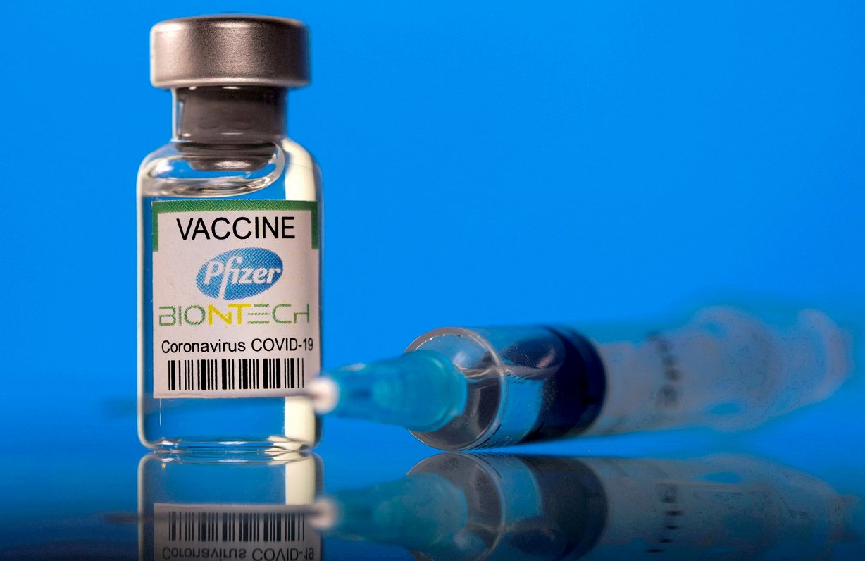 «Pfizer»/”BioNTech” vakcīnas ražotāji: pēc trīs devu saņemšanas ir nodrošināta aizsardzība pret Covid-19 omikrona paveidu